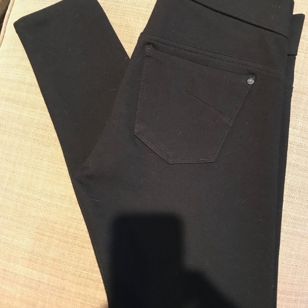 Black stretch James Jeans. Size 27. Black.